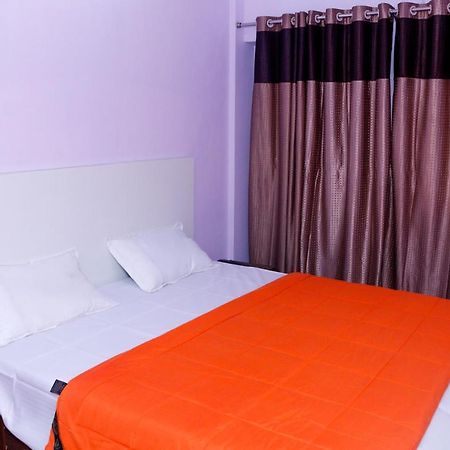 Shree Prabhu Prem Dham, Chhatikara, Vrindāvan Buitenkant foto